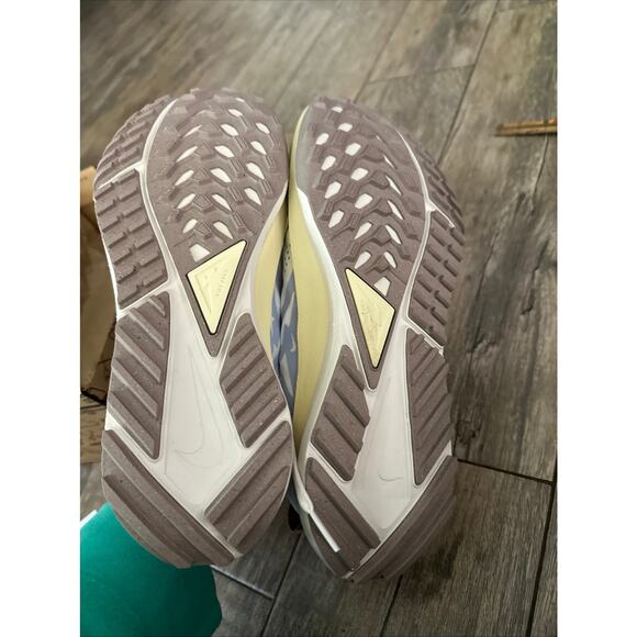 Nike Women's React Pegasus Trail 4 Sail Whisper Running Sneakers Shoes Size 9.5 - Picture 7 of 10